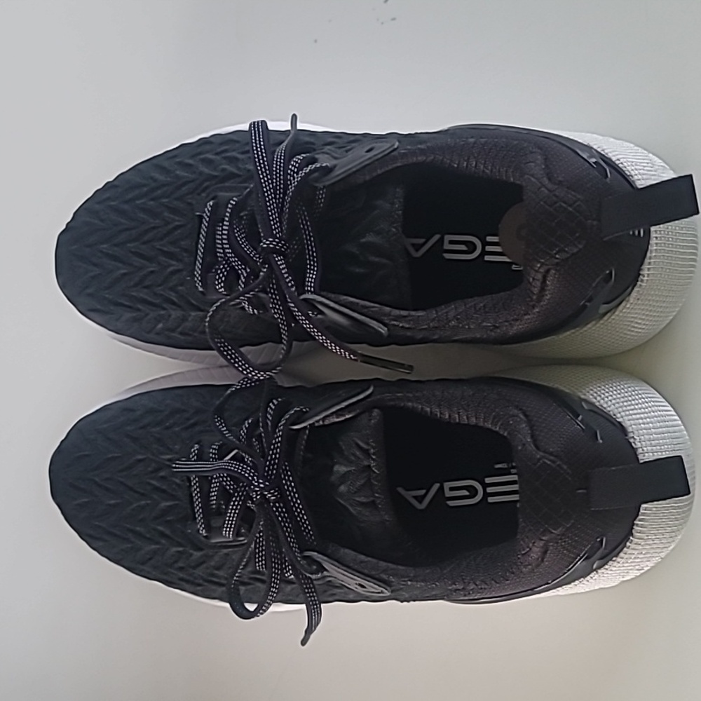 Underarmour Mega Sneakers